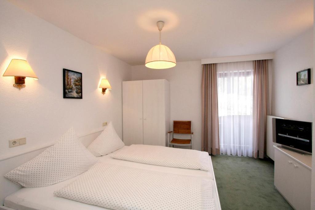 Christopher Apartment *